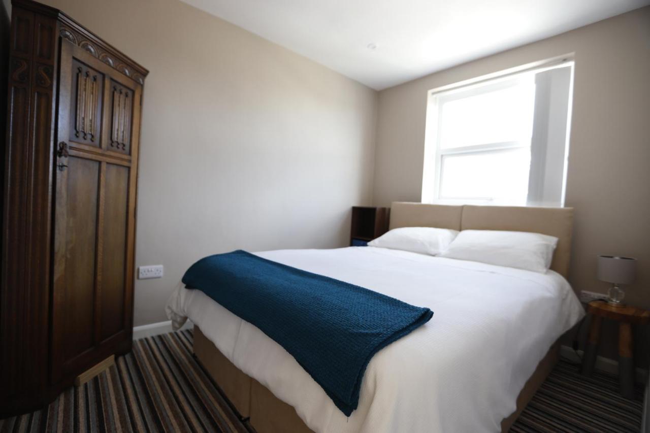 Seafarer'S View - 6 Bedroom Townhouse In Cowes, Parking & Seaviews. Cowes  Exteriör bild