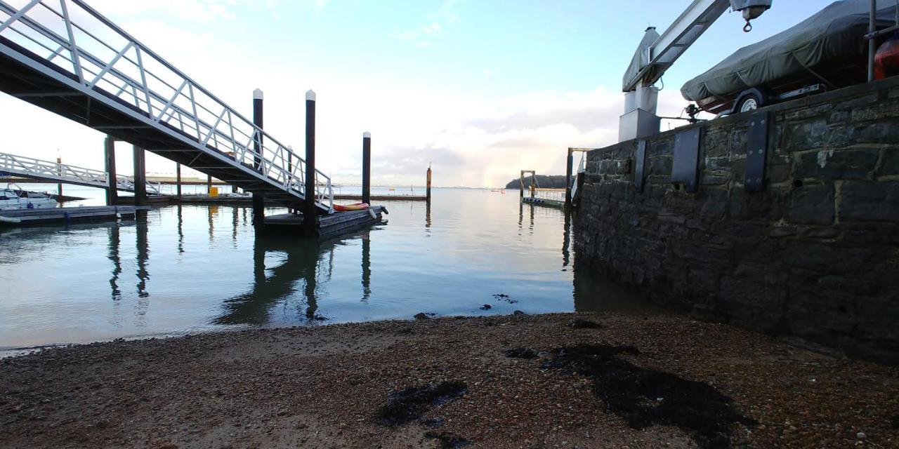 Seafarer'S View - 6 Bedroom Townhouse In Cowes, Parking & Seaviews. Cowes  Exteriör bild