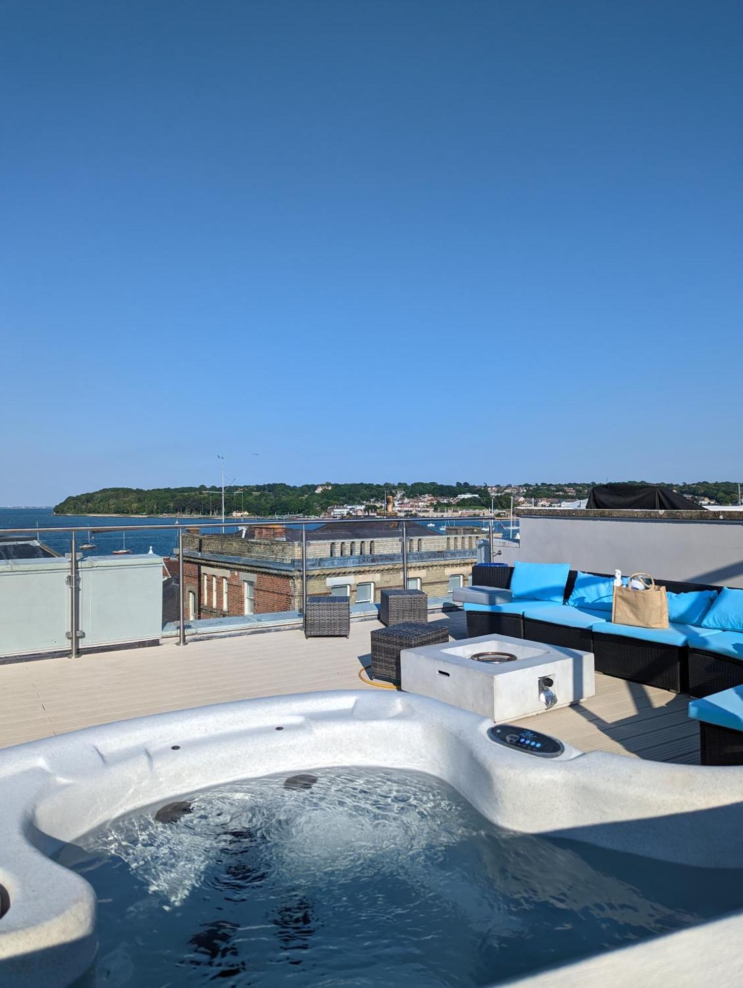Seafarer'S View - 6 Bedroom Townhouse In Cowes, Parking & Seaviews. Cowes  Exteriör bild